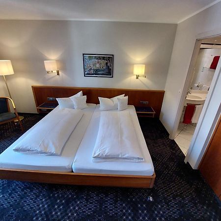 Hotel-Restaurant Roter Ochsen Lauchheim Екстериор снимка