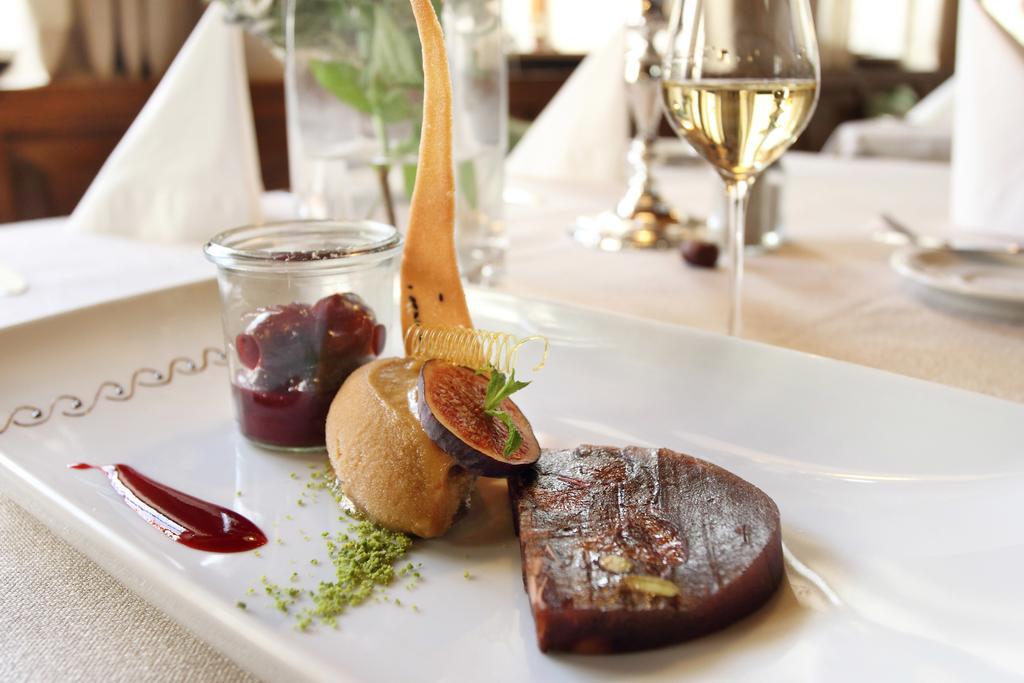 Hotel-Restaurant Roter Ochsen Lauchheim Екстериор снимка