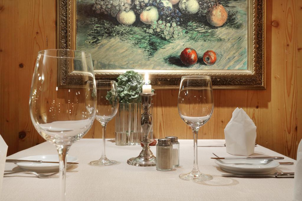 Hotel-Restaurant Roter Ochsen Lauchheim Екстериор снимка