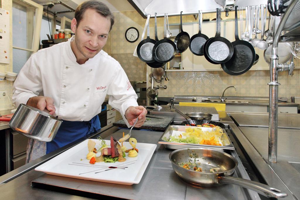 Hotel-Restaurant Roter Ochsen Lauchheim Екстериор снимка