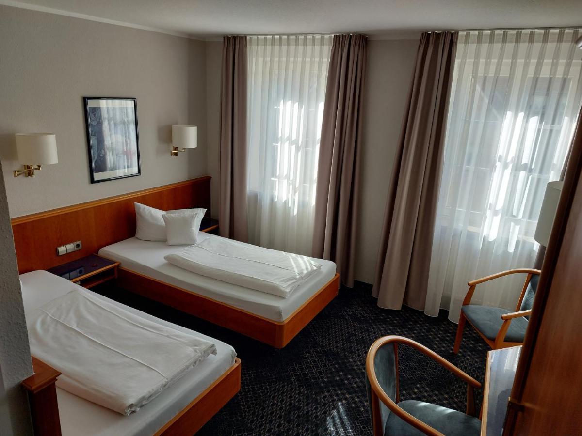 Hotel-Restaurant Roter Ochsen Lauchheim Екстериор снимка