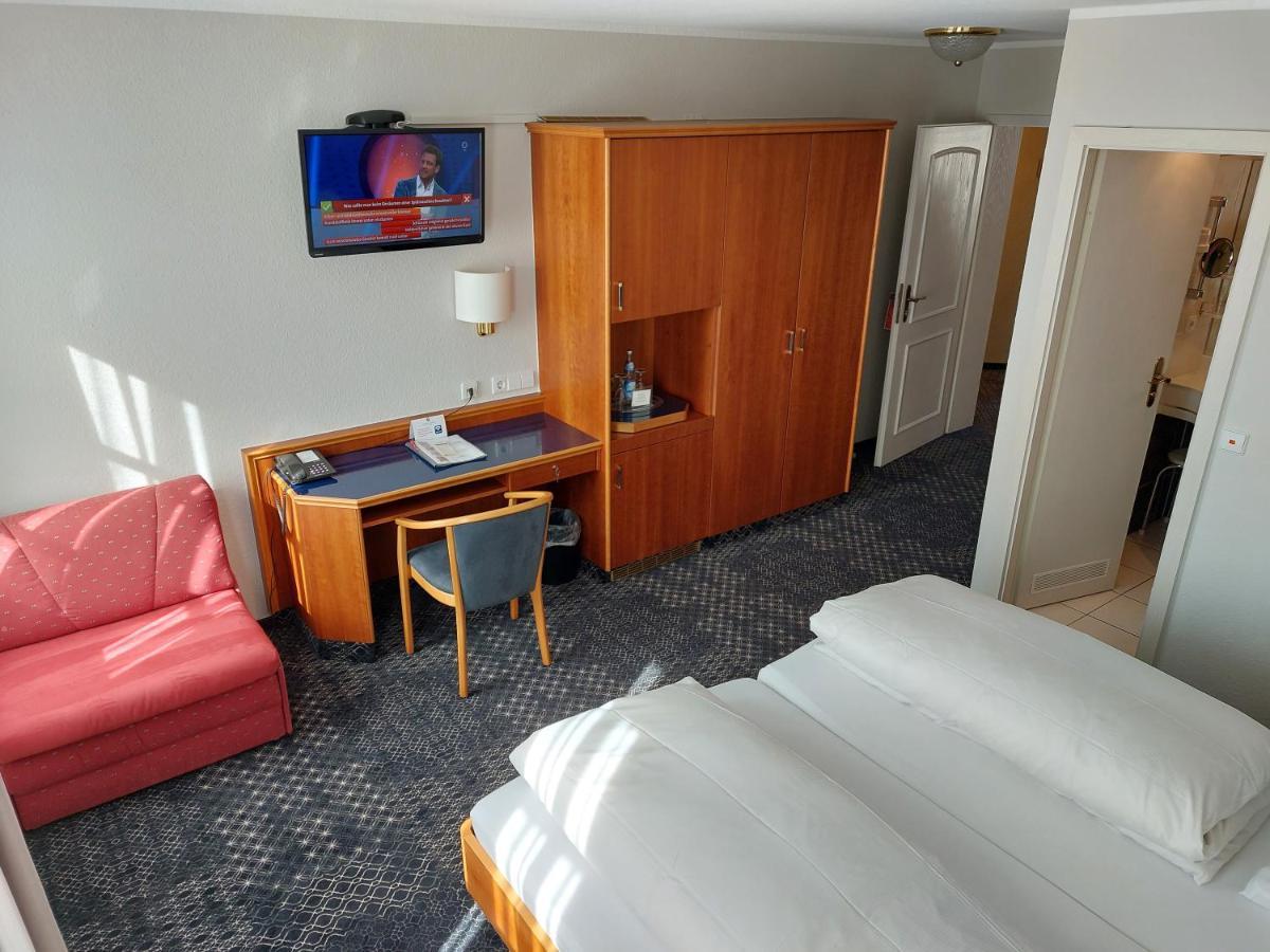 Hotel-Restaurant Roter Ochsen Lauchheim Екстериор снимка