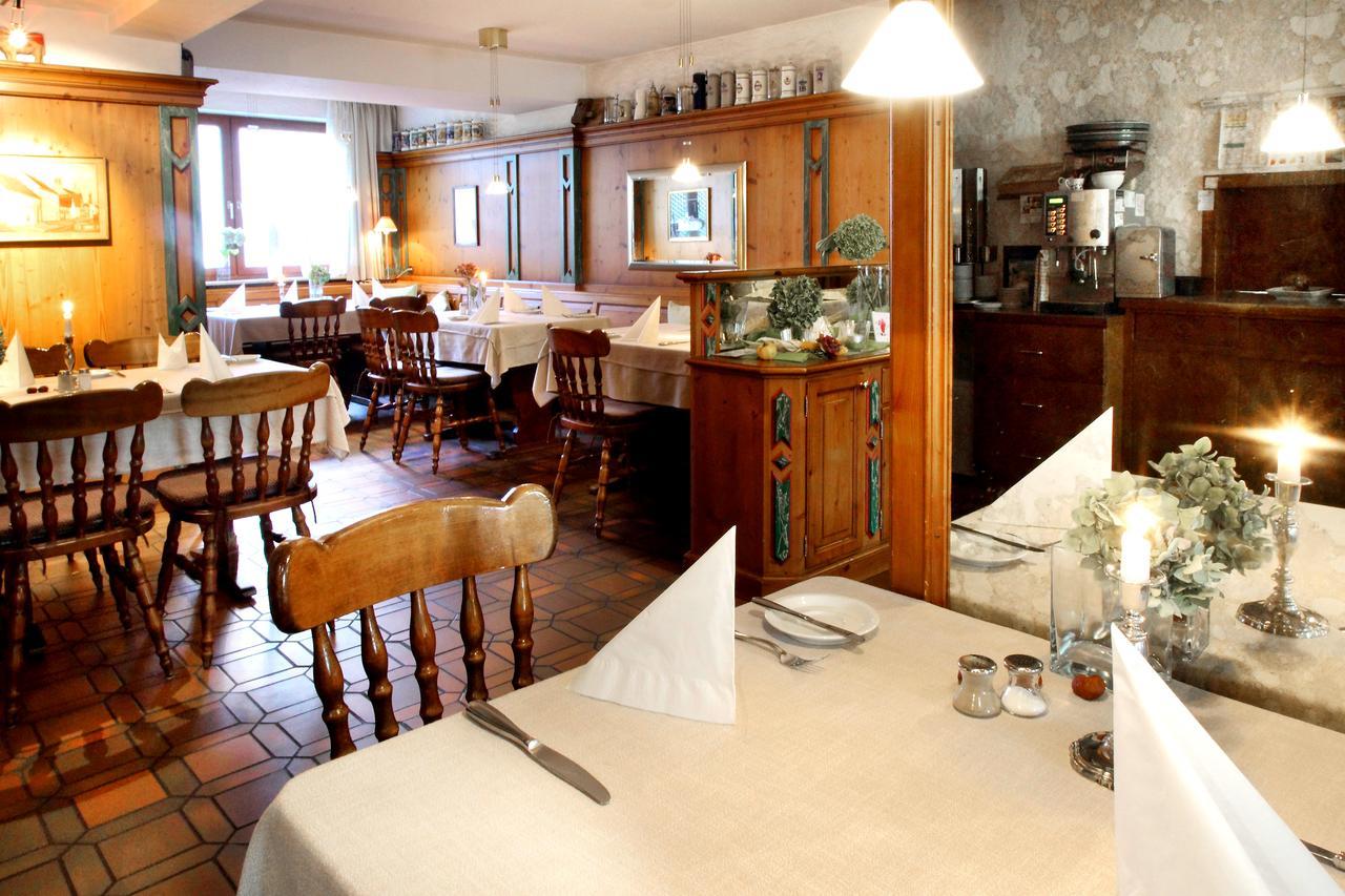 Hotel-Restaurant Roter Ochsen Lauchheim Екстериор снимка