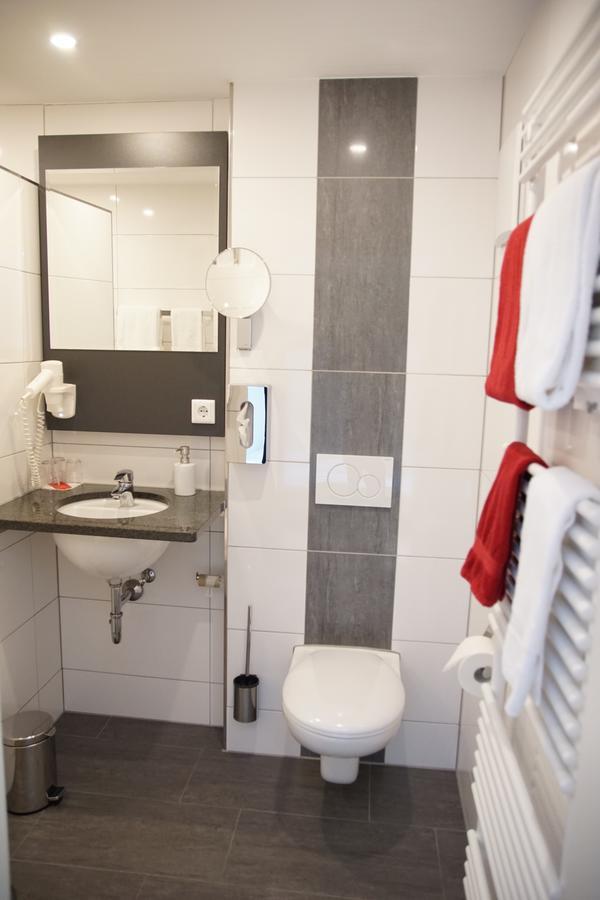 Hotel-Restaurant Roter Ochsen Lauchheim Екстериор снимка
