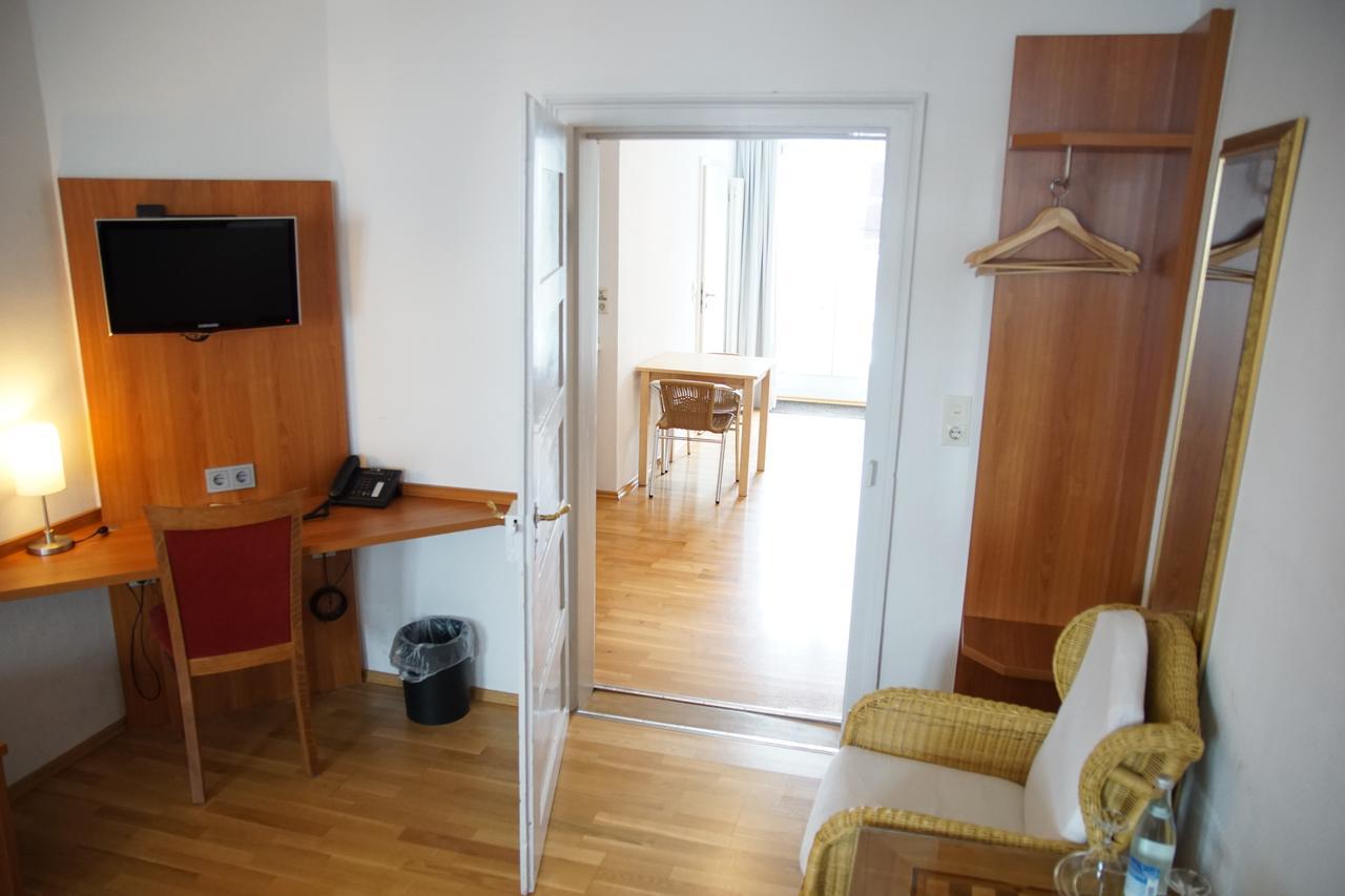 Hotel-Restaurant Roter Ochsen Lauchheim Екстериор снимка