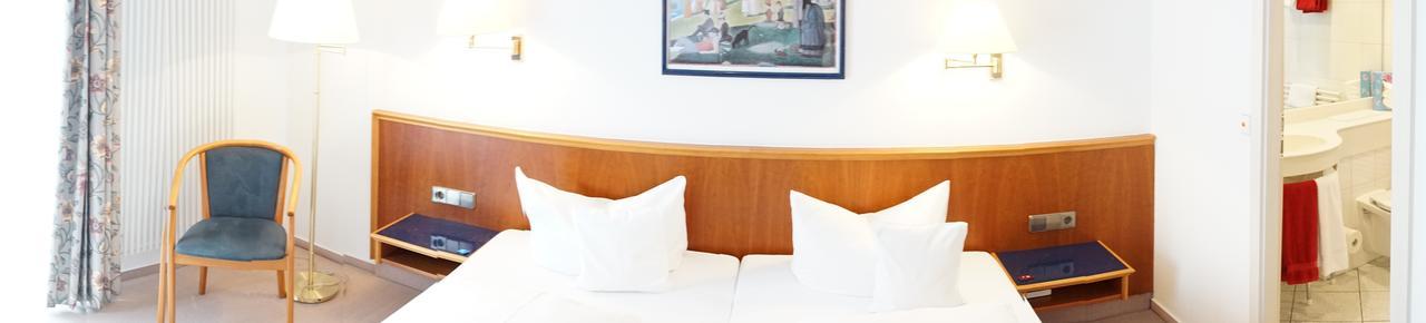 Hotel-Restaurant Roter Ochsen Lauchheim Екстериор снимка